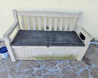 Rubbermaid storage bench on back patio $40 ( empty)
