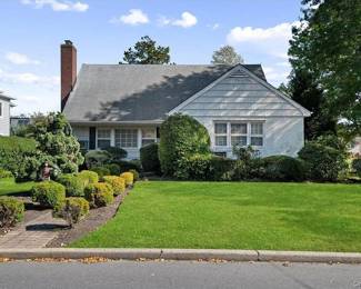 LAWRENCE QUALITY TAG SALE HOME