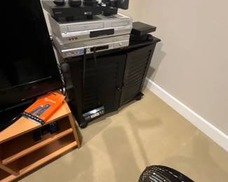 Entertainment electronics 