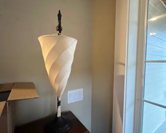 Table lamp