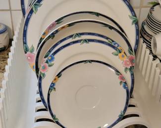 Mikasa Dinnerware Set