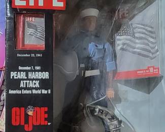 Selection of Toys, Dolls and Collectibles