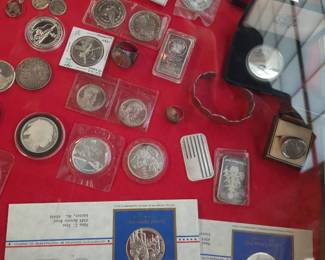 Assorted coins 