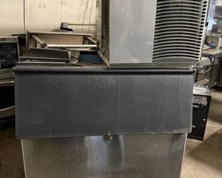 Large Ice Maker