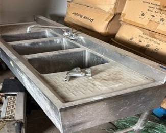3-compartment sink