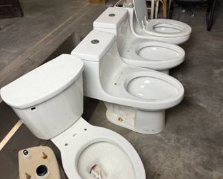4 toilets