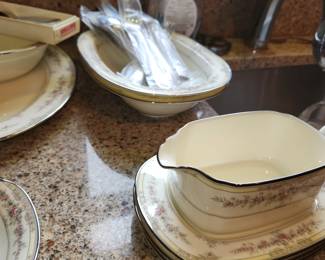 Noritake Shenandoah 9729 china, service for 8