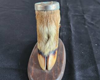 Deer toe ashtray