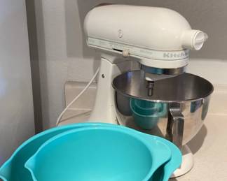 Kitchen Aid Mixer And Bowls