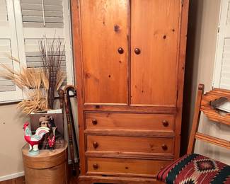 Armoire in excellent condition 