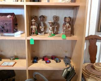 So many sculptures and collectibles!