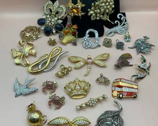 Vintage Jewelry Brooches 