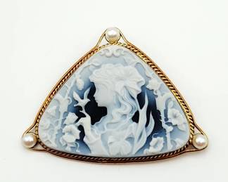 18K Blue Agate Cameo