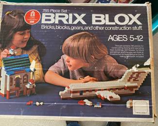Vintage Sears "Brix Blox" 785-piece construction set