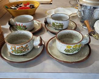 Vintage Takahashi Japanese "Herb Wildflower" Lug handle Bowl specked pottery