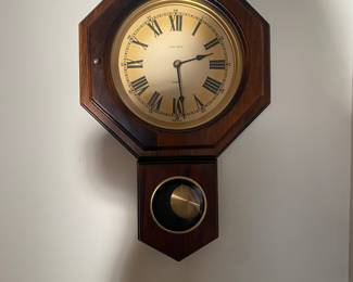 vintage Verichron quartz wall clock. Verichron was a brand name used by the Harris & Mallow Clock Company, which operated from around the 1960s to the 1980s