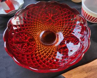 vintage Indiana Glass Canterbury Sunset amberina footed fruit bowl. Vibrant ruby red glass that fades into a deep amber orange color at the base