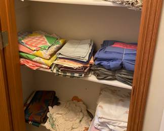 linens, tablecloths, napkins & placemats