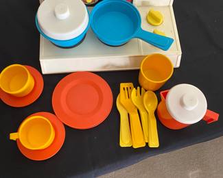 Vintage Fisher - Price Magic Burner kitchen set - includes pots, pans, plates, cups and utensils