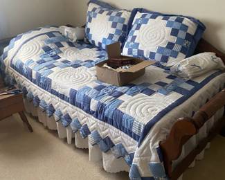 Wooden Twin - size Daybed with a mattress