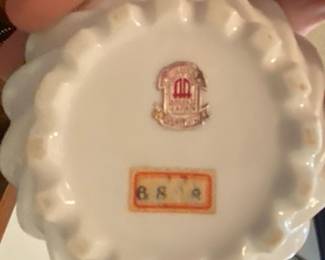 Vintage Ardalt Lenwile Japan Verithin Porcelain Floral Vanity Perfume/Powder Set. The set is marked with the number 6828.