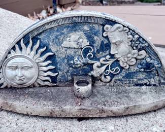 Outdoor Decor / Sun and Moon Rain Gauge