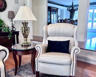 Cream Leather Chair, Area Rug, End Table, Lamps and Décor