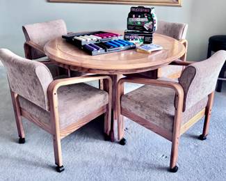 Flip Top Poker Table and Chairs / Round Table and Chairs