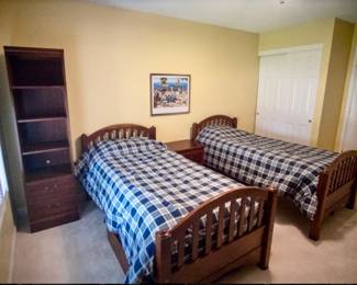 Lexington Twin Beds / Bunk Beds (Converts to bunk beds)