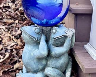 Gazing Ball Frog Statue