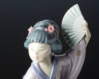 Vintage Lladro 4991 Japanese Girl with Fan Porcelain Figurine, DAISA 1978
