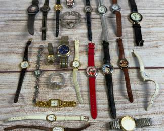 Lot 20+ Costume Fashion Watches Vintage Non-Working Parts Repair
