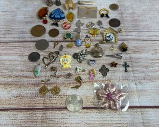 Large Lot of 50+ Assorted Costume Jewelry Pins, Pendants, Brooches & More