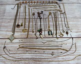 Vintage Assorted Costume Necklaces Lot of 32 - Gold & Silver Tone Chains