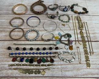 Lot of 30 Vintage & Modern Costume Bracelets Bangles Cuffs Chains 1lb
