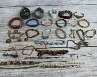 Vintage Costume Jewelry Bracelet Lot 30pc Reseller Craft Grab Bag