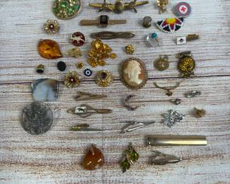Vintage Costume Jewelry Lot: 40 Pins, Pendants, Brooches, Tie Clips - Diverse Collection