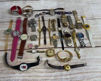 Lot of 30+ Untested Costume Watches Seiko Timex Skagen For Parts Repair
