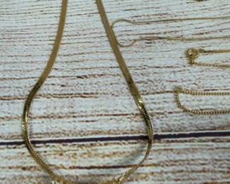 Lot of 20 Costume Jewelry Necklaces Gold & Silver Tone Chains Craft Lot