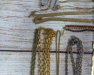 Large Lot of 30 Assorted Costume Necklaces - Chains, Pendants, & Chokers