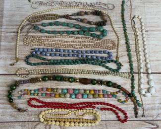 Vintage Costume Jewelry Necklace Lot Beaded Faux Pearl Craft Reseller 2lbs