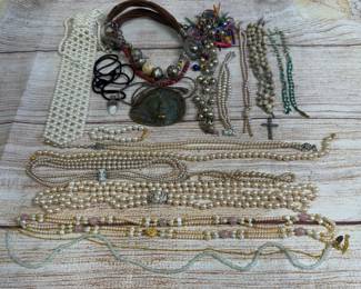 Large Costume Jewelry Lot: 15 Necklaces, Pearl-Style, Beaded, Mixed Styles