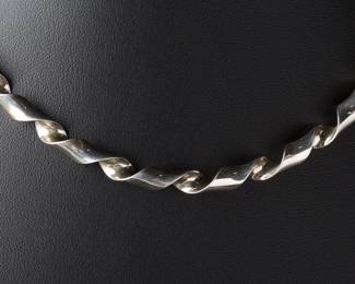 Modernist Ribbon Twist Silver Tone Choker Necklace | 33.42g, 15in Circumference