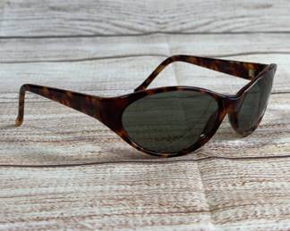 Vintage Bausch & Lomb W2695 i's Tortoiseshell Sunglasses Cat Eye Style