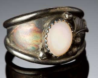 Vintage Navajo MOP Sterling Silver Ring SZ 9.5 Native American Jewelry