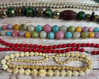 Vintage Costume Jewelry Necklace Lot Beaded Faux Pearl Craft Reseller 2lbs