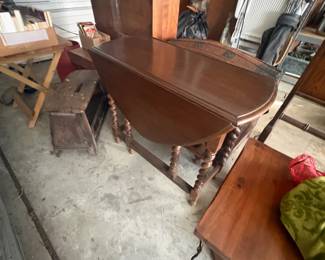 . . . walnut gateleg table
