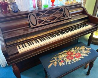 . . . a closer look with piano bench