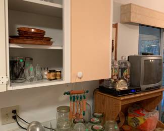 Cabinet, tv, kitchenware
