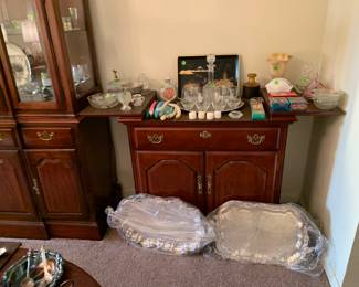 Side buffet, serving ware